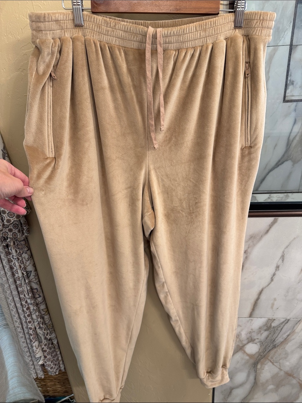 Skims Cozy Velour Jogger Pants - Beige 2XL